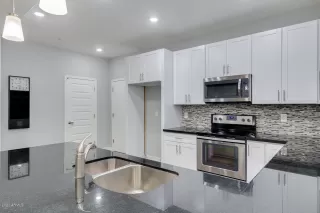 Photo #6: 6129828 Listing