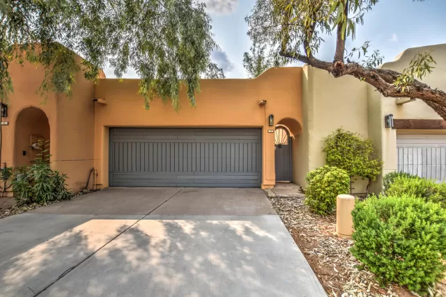 MLS: 6129870 Condo For Sale