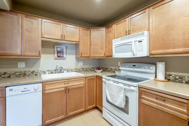 MLS: 6129880 Condo For Sale