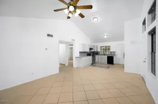 Photo #4: 6129883 Listing