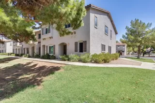 Photo #2: 6130157 Listing