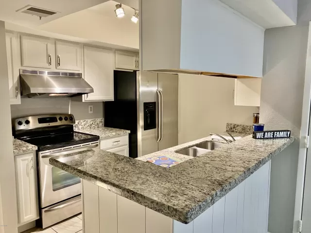 MLS: 6130705 Condo For Sale
