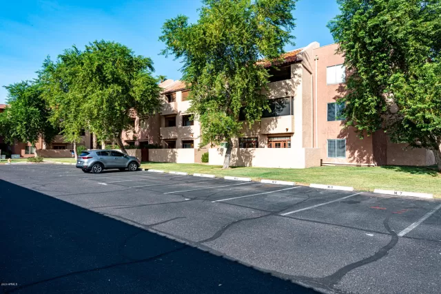 MLS: 6131015 Condo For Sale