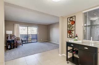 Photo #6: 6131103 Listing