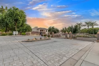 Photo #1: 6131253 Listing 