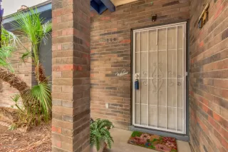 Photo #5: 6131281 Listing