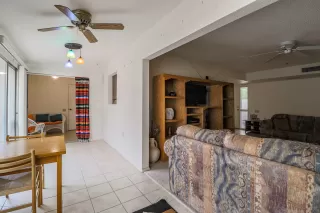 Photo #4: 6131416 Listing