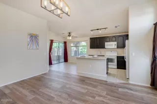 Photo #3: 6132105 Listing