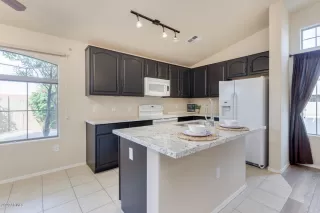 Photo #6: 6132105 Listing