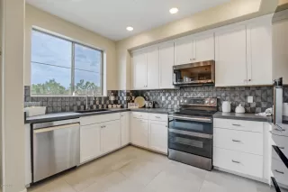 Photo #5: 6132581 Listing