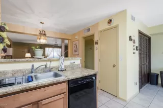 Photo #6: 6132738 Listing 