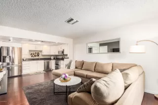 Photo #2: 6133104 Listing