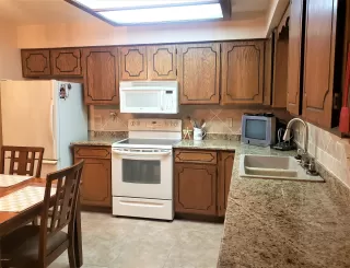 Photo #4: 6133200 Listing