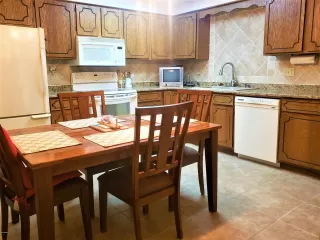 Photo #5: 6133200 Listing