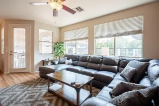 Photo #4: 6133269 Listing