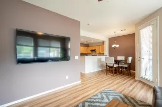 Photo #6: 6133269 Listing