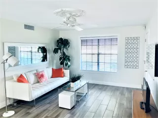 Photo #2: 6133413 Listing