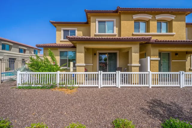 MLS: 6133688 Condo For Sale