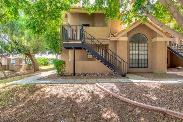 MLS: 6133772 Condo For Sale