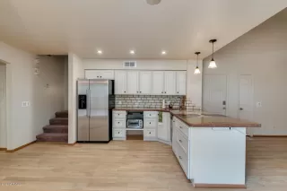 Photo #5: 6133772 Listing
