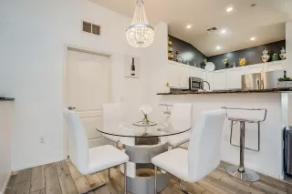 Photo #2: 6133944 Listing 