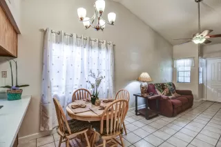 Photo #5: 6134327 Listing