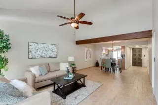 Photo #6: 6134513 Listing