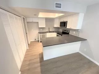 Photo #4: 6134686 Listing