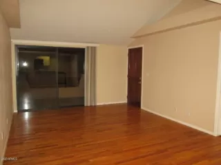 Photo #5: 6134874 Listing