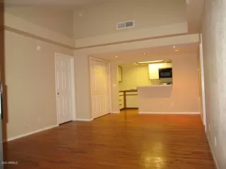 Photo #6: 6134874 Listing