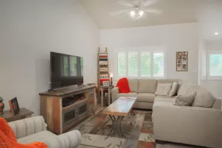 Photo #2: 6135180 Listing 