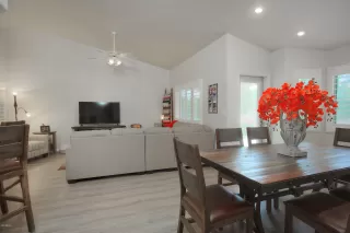 Photo #6: 6135180 Listing 