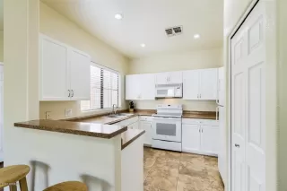 Photo #2: 6135248 Listing 