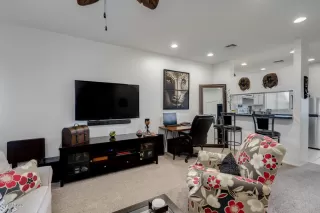 Photo #4: 6135293 Listing