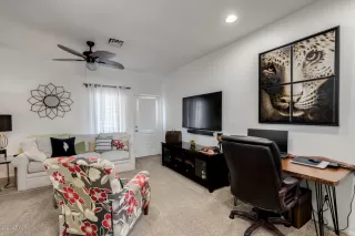 Photo #5: 6135293 Listing