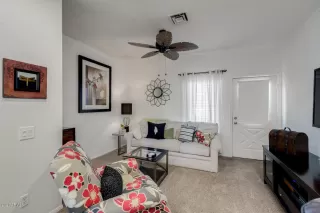 Photo #6: 6135293 Listing