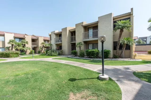 MLS: 6135386 Condo For Sale