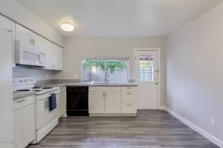 Photo #3: 6135853 Listing