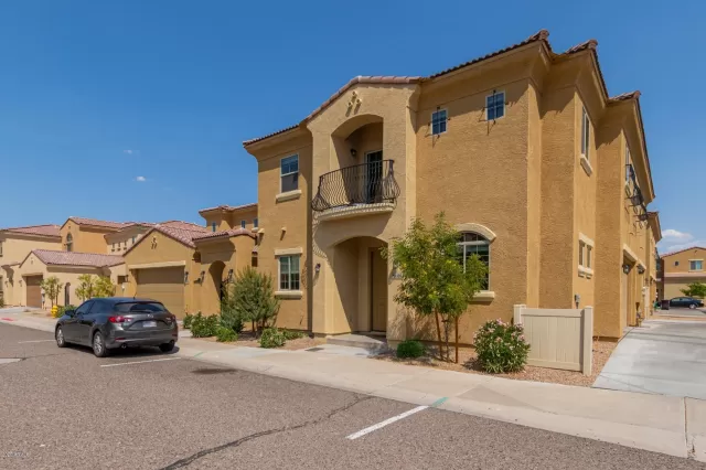 MLS: 6135904 Condo For Sale