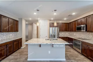 Photo #3: 6136169 Listing