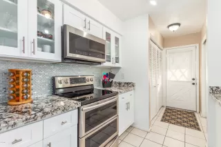 Photo #3: 6136197 Listing 