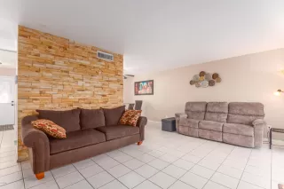 Photo #6: 6136197 Listing 