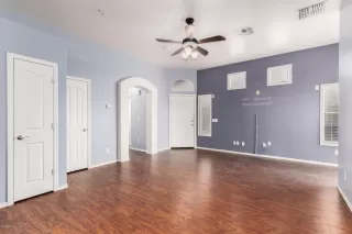 Photo #4: 6136210 Listing