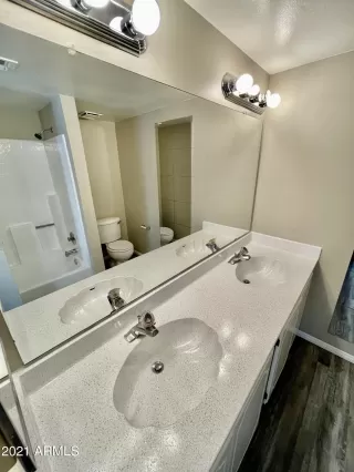 Photo #3: 6136399 Listing