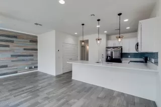 Photo #5: 6136628 Listing