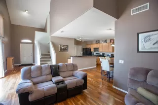 Photo #2: 6136683 Listing