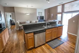 Photo #5: 6136683 Listing