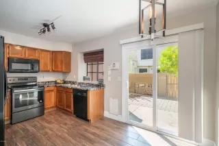 Photo #4: 6136868 Listing