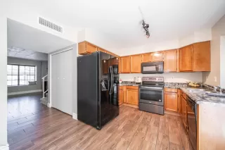 Photo #5: 6136868 Listing