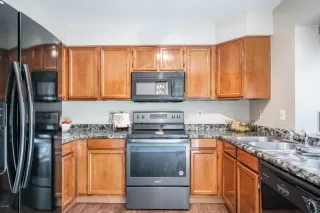 Photo #6: 6136868 Listing